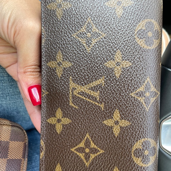Authentic LV wallet - Picture 9 of 9